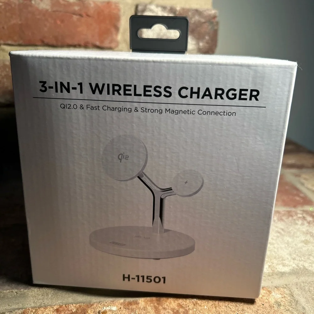 Uline 3-in-1 Wireless Charger - White Fast Charging& Strong Magnetic Connection